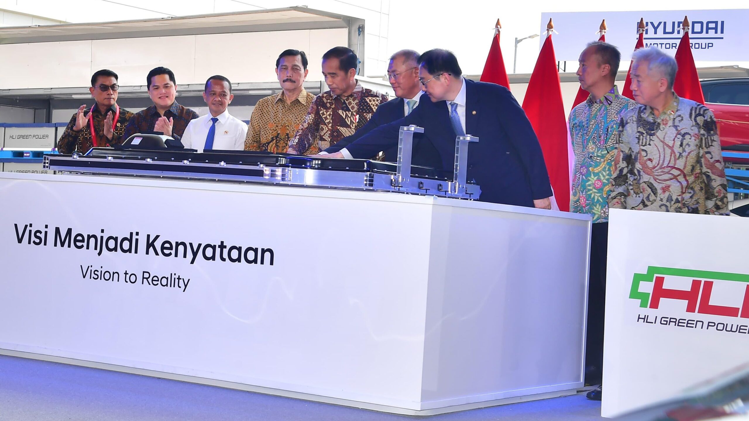 Presiden Ri Jokowi Resmikan Ekosistem Kendaraan Listrik Dan Pabrik Sel